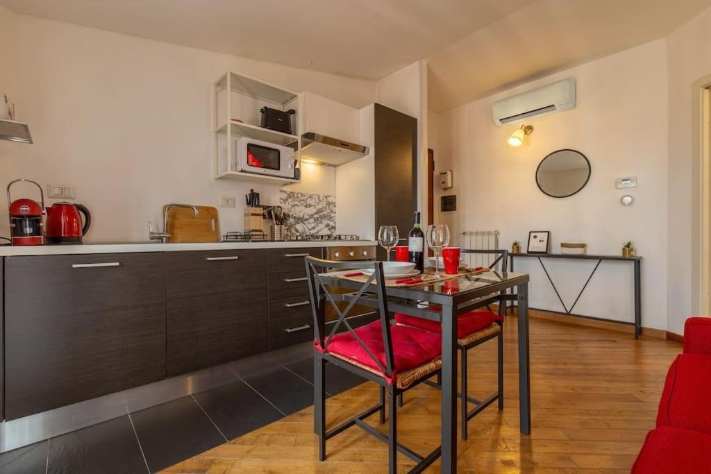 Appartamento Unique & Strategic Flat, 50M From M4 Station Milano Esterno foto