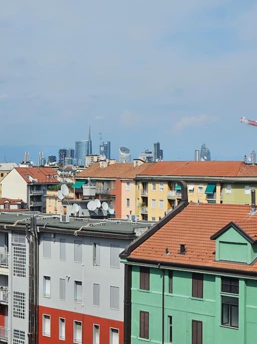 Appartamento Unique & Strategic Flat, 50M From M4 Station Milano Esterno foto