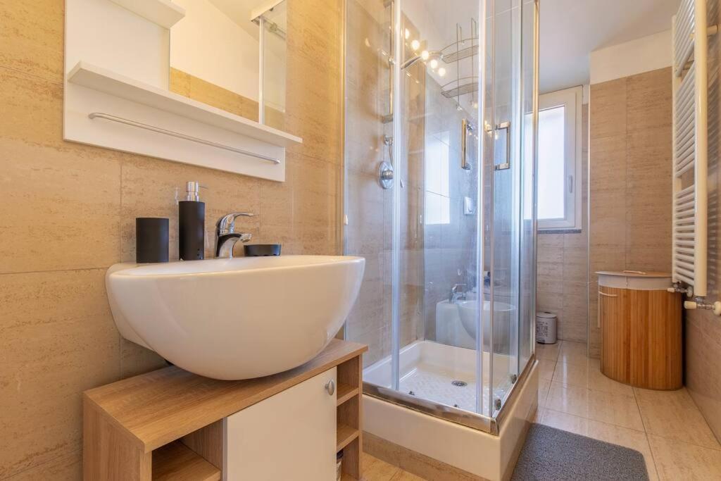 Appartamento Unique & Strategic Flat, 50M From M4 Station Milano Esterno foto