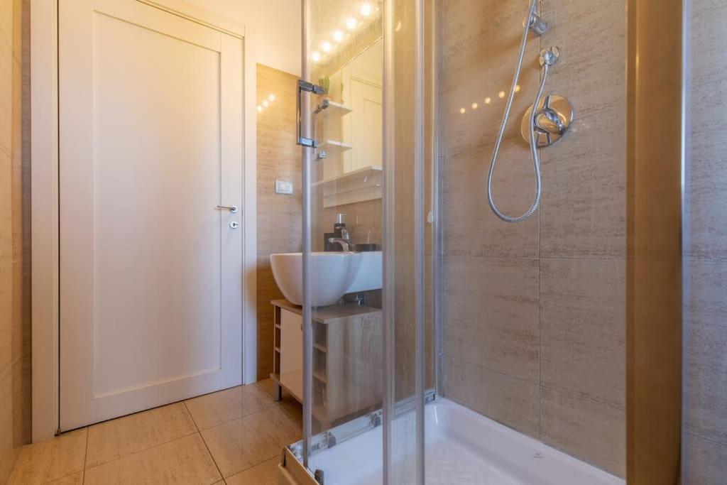 Appartamento Unique & Strategic Flat, 50M From M4 Station Milano Esterno foto