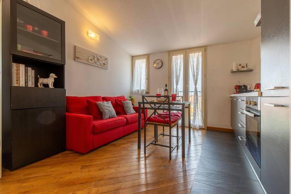 Appartamento Unique & Strategic Flat, 50M From M4 Station Milano Esterno foto