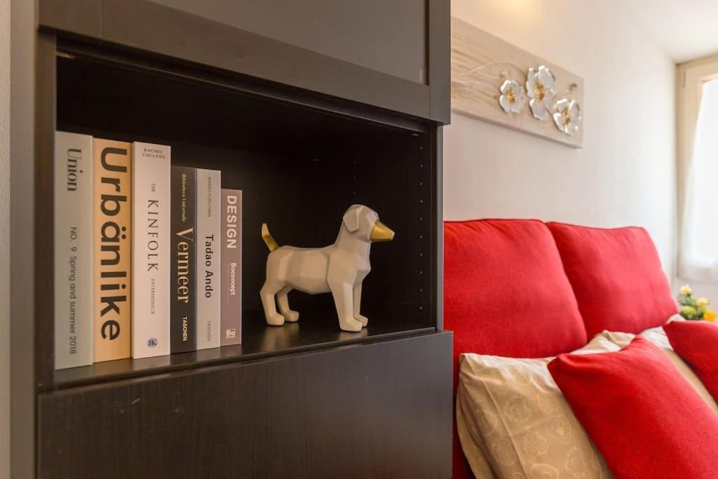 Appartamento Unique & Strategic Flat, 50M From M4 Station Milano Esterno foto
