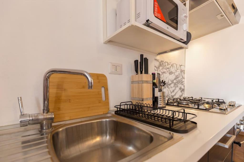 Appartamento Unique & Strategic Flat, 50M From M4 Station Milano Esterno foto
