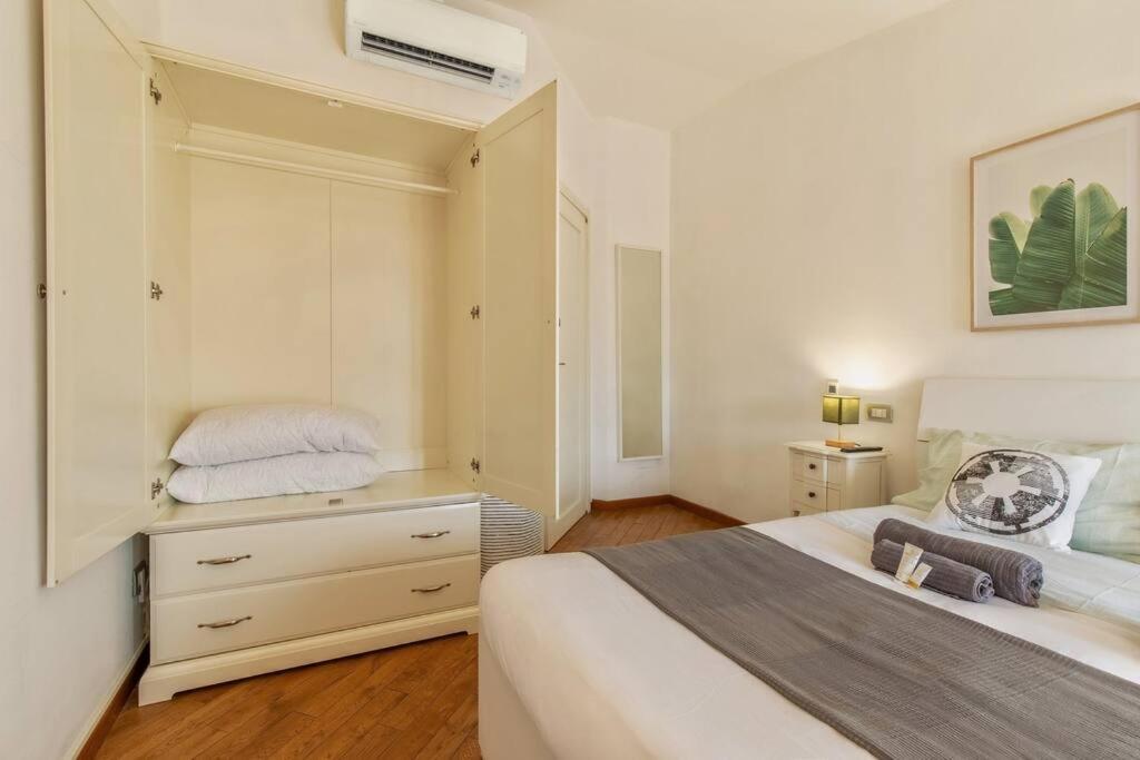 Appartamento Unique & Strategic Flat, 50M From M4 Station Milano Esterno foto